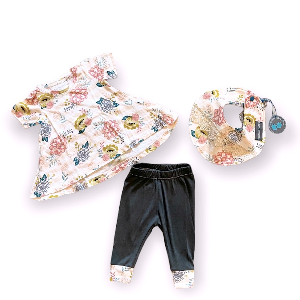 Munchie Butts Baby Outfit with Matching Bib